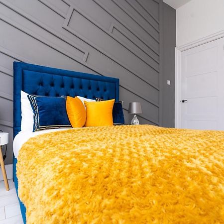 Cheerful 2 Bedroom Homely Apartment, Sleeps 6 Guest Comfy, 3X Double Bed, Parking, Free Wifi, Suitable For Business, Leisure Guest,Glasgow, Glasgow West End, Near City Centre Экстерьер фото