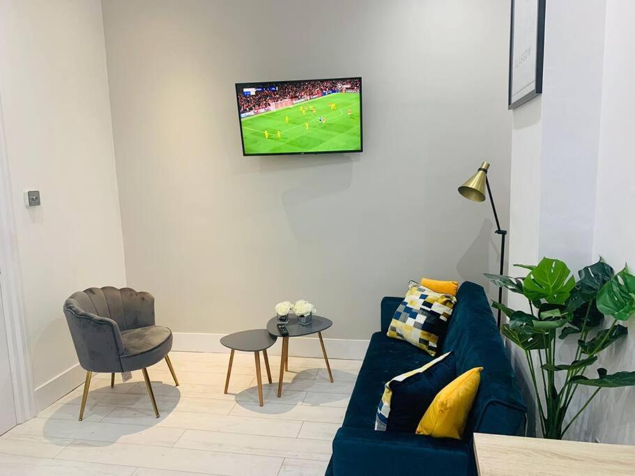 Cheerful 2 Bedroom Homely Apartment, Sleeps 6 Guest Comfy, 3X Double Bed, Parking, Free Wifi, Suitable For Business, Leisure Guest,Glasgow, Glasgow West End, Near City Centre Экстерьер фото