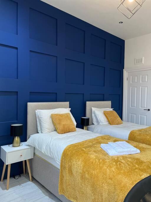 Cheerful 2 Bedroom Homely Apartment, Sleeps 6 Guest Comfy, 3X Double Bed, Parking, Free Wifi, Suitable For Business, Leisure Guest,Glasgow, Glasgow West End, Near City Centre Экстерьер фото