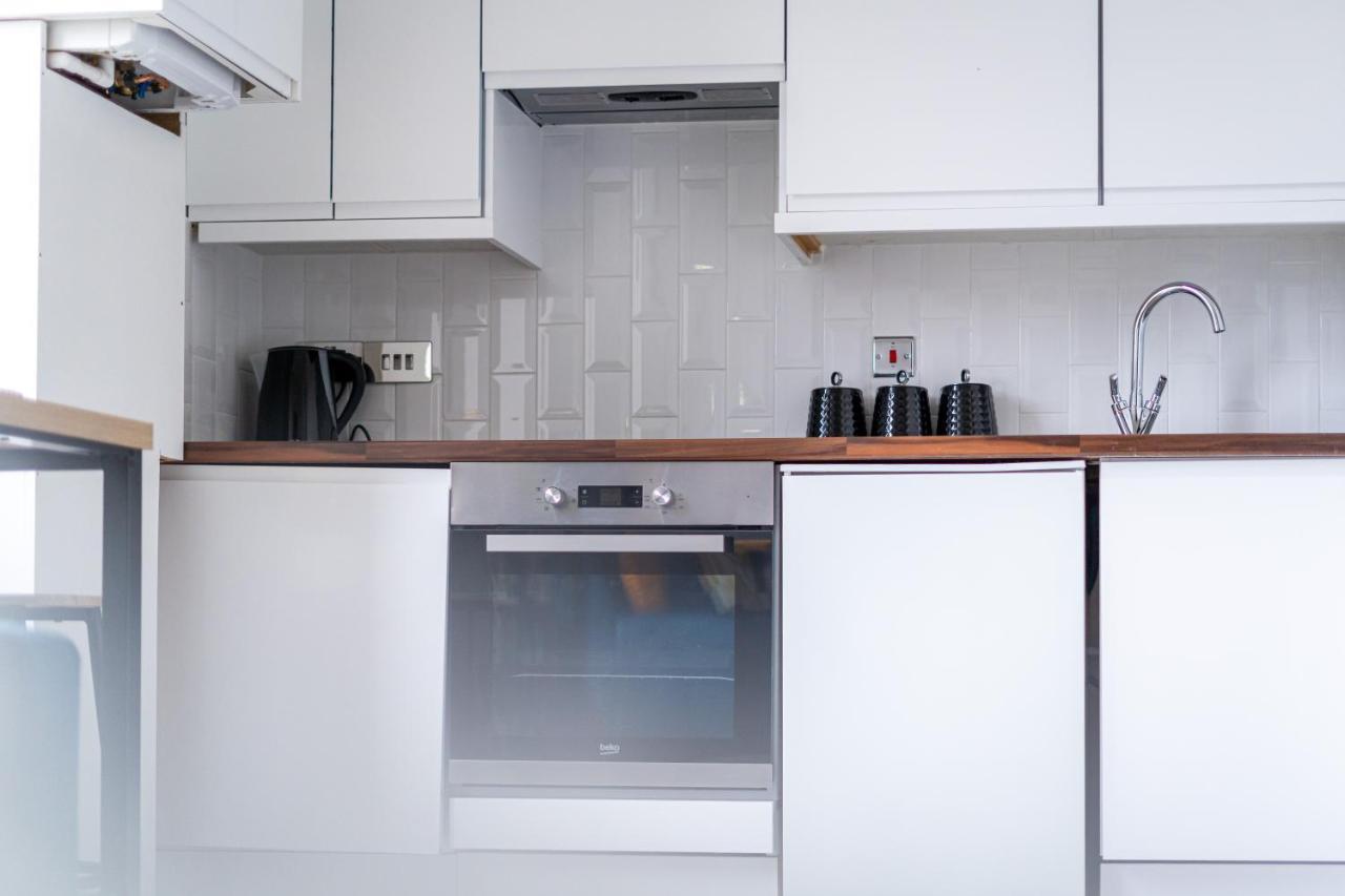 Cheerful 2 Bedroom Homely Apartment, Sleeps 6 Guest Comfy, 3X Double Bed, Parking, Free Wifi, Suitable For Business, Leisure Guest,Glasgow, Glasgow West End, Near City Centre Экстерьер фото