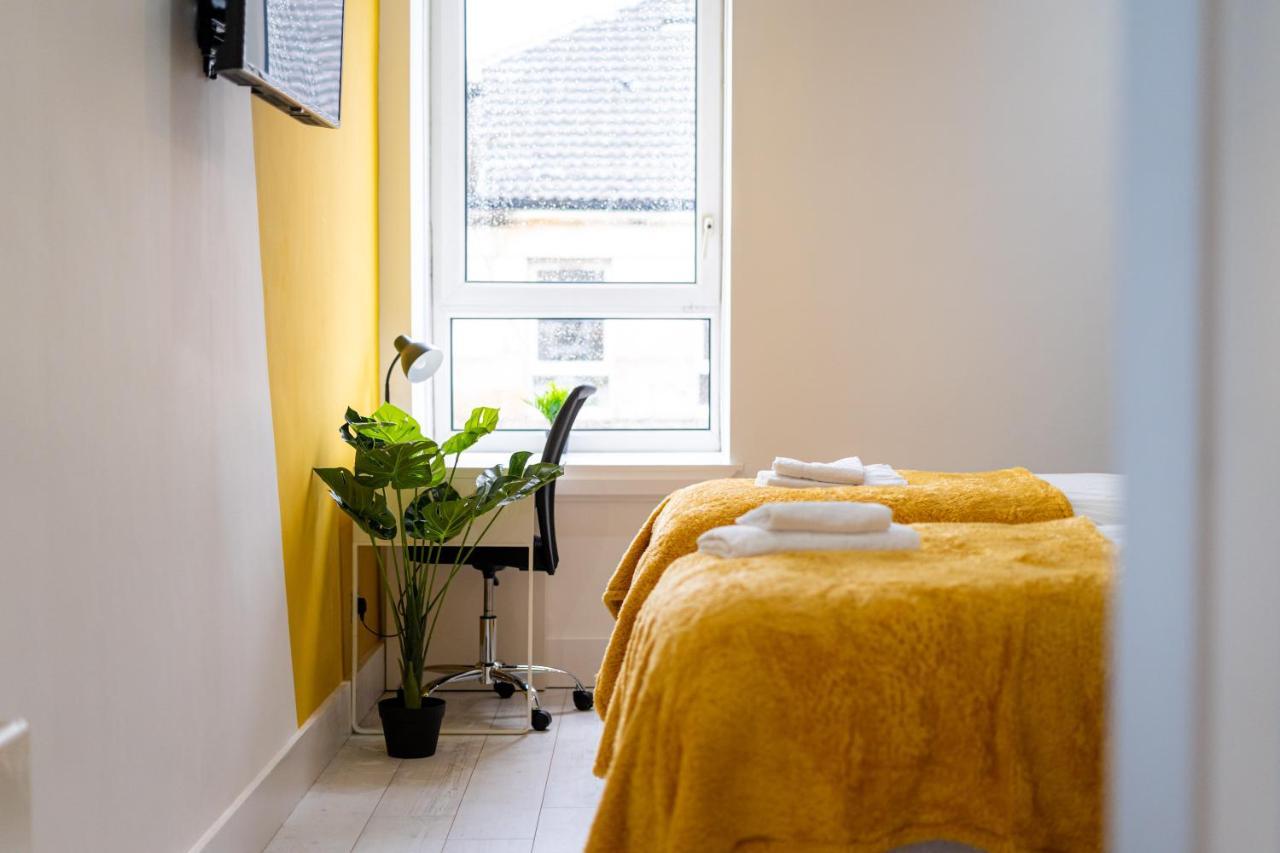Cheerful 2 Bedroom Homely Apartment, Sleeps 6 Guest Comfy, 3X Double Bed, Parking, Free Wifi, Suitable For Business, Leisure Guest,Glasgow, Glasgow West End, Near City Centre Экстерьер фото